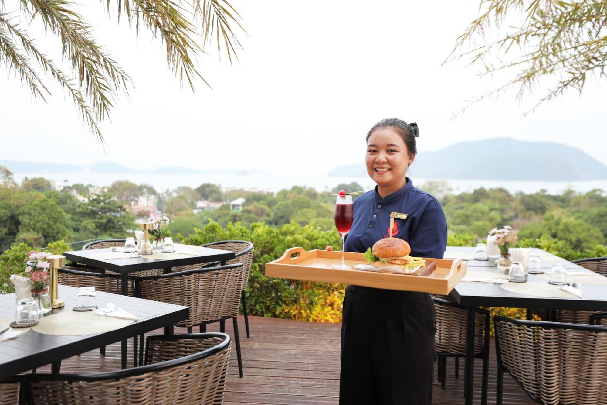 Elite Atoll Serviced Apartments Phuket Rawai Exteriör bild