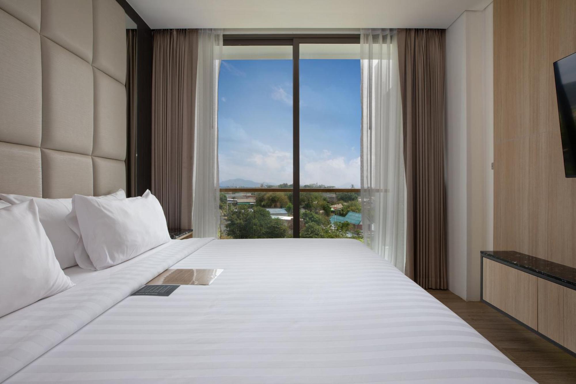Elite Atoll Serviced Apartments Phuket Rawai Exteriör bild