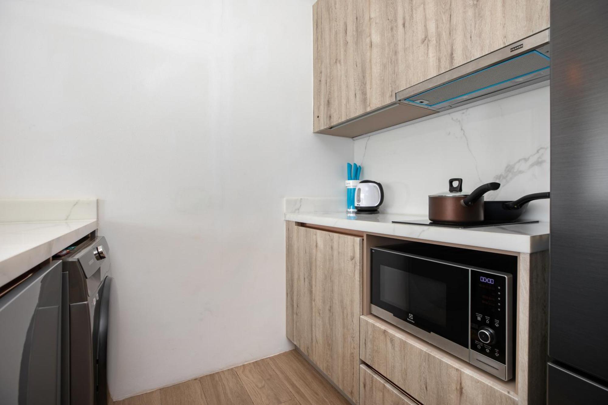 Elite Atoll Serviced Apartments Phuket Rawai Exteriör bild