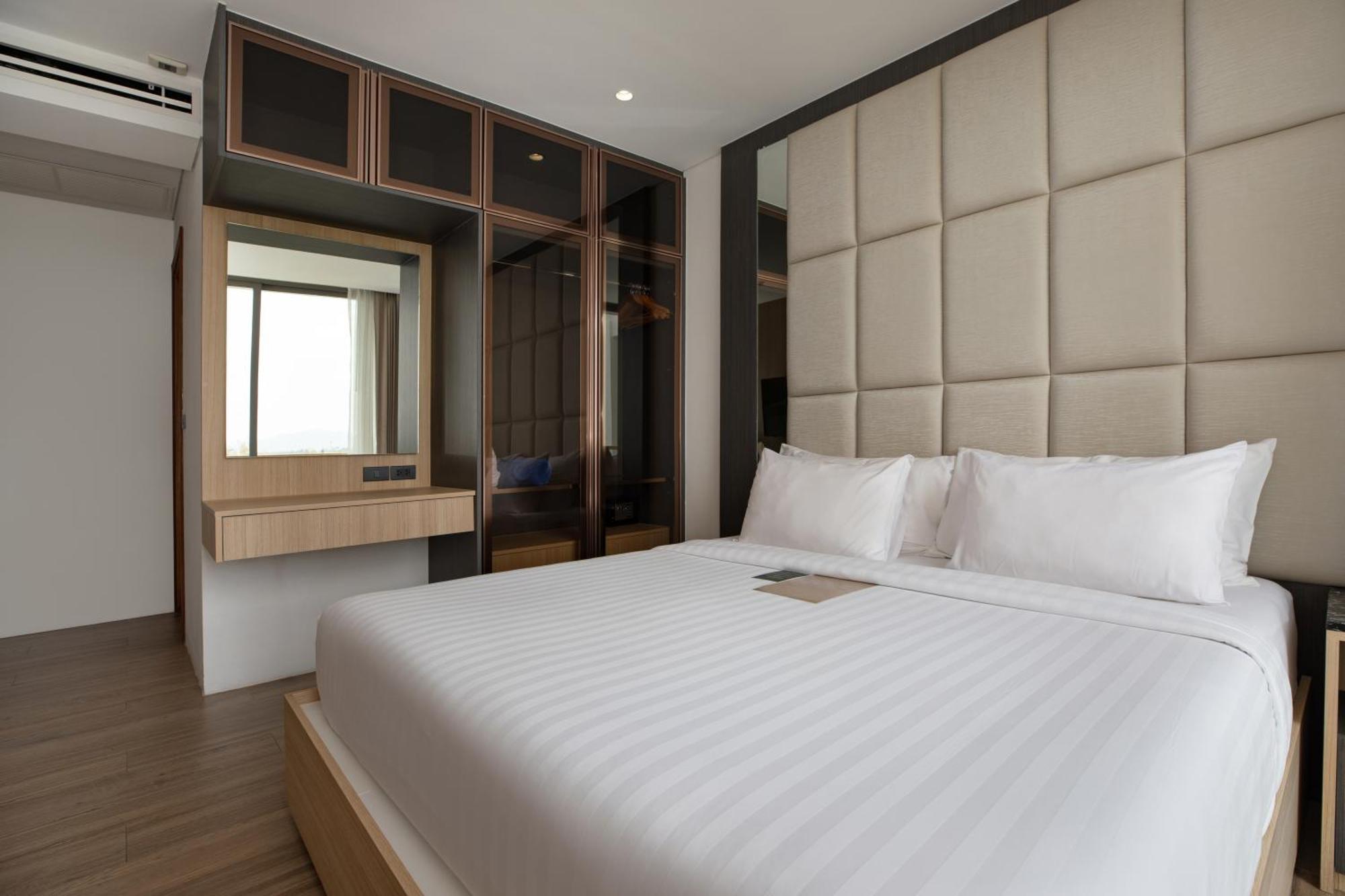 Elite Atoll Serviced Apartments Phuket Rawai Exteriör bild